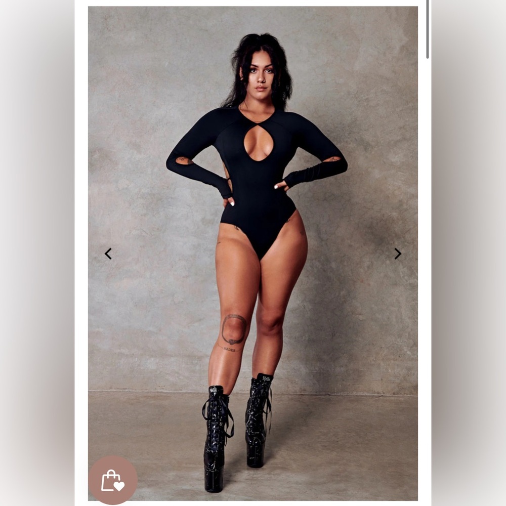 CXIX  PLUNGE BODYSUIT - BLACK size xl